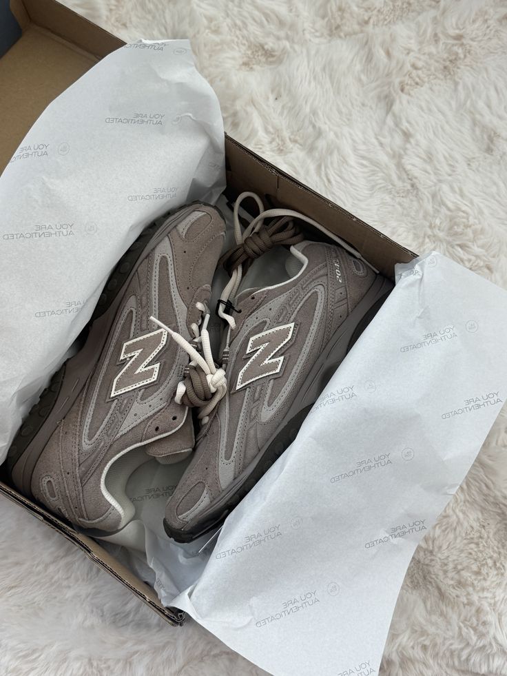 New Balance 204L