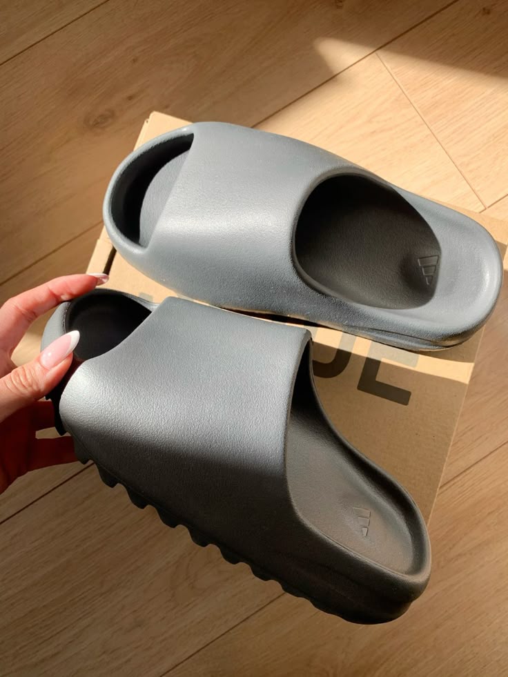 Adidas Yeezy Slide