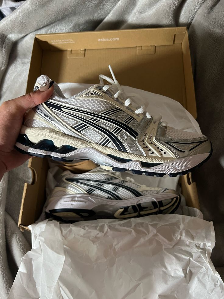 Asics Gel-Kayano 14