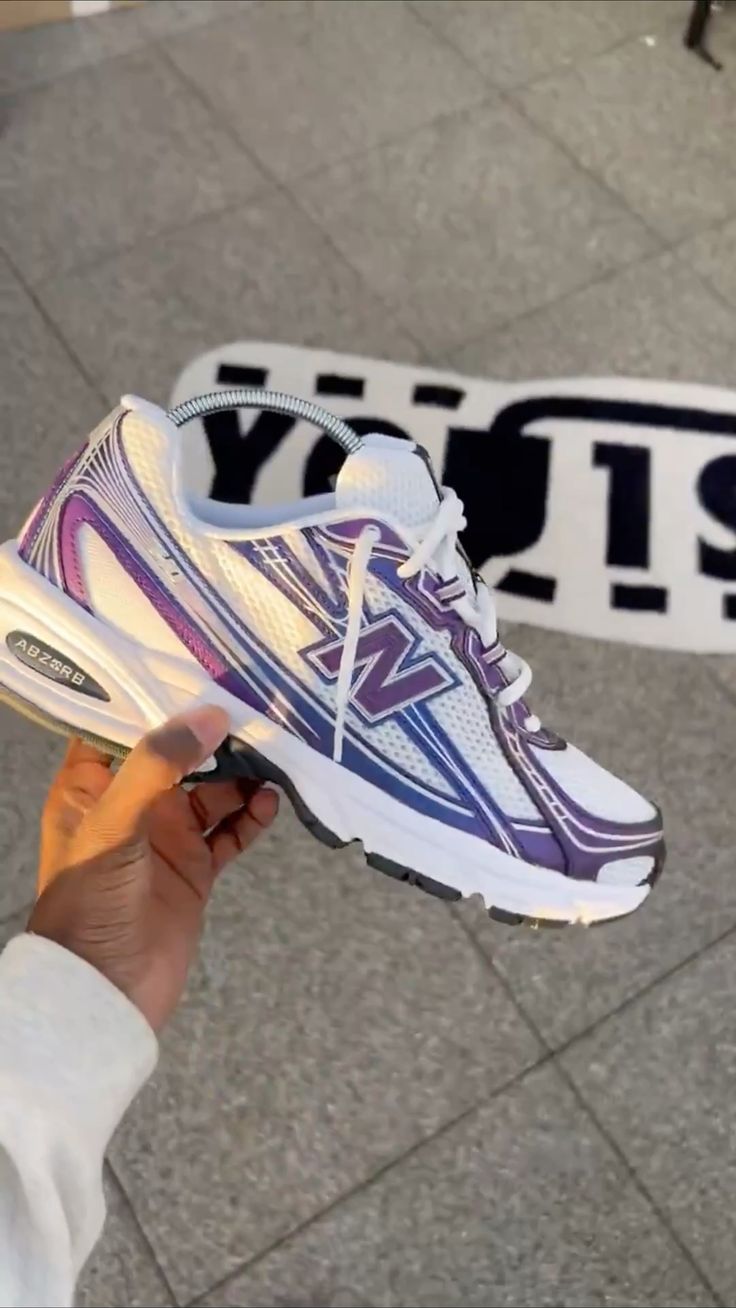 New Balance 740v2