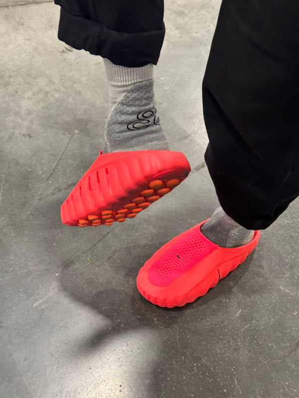 Nike Mind 001 Slide Solar Red