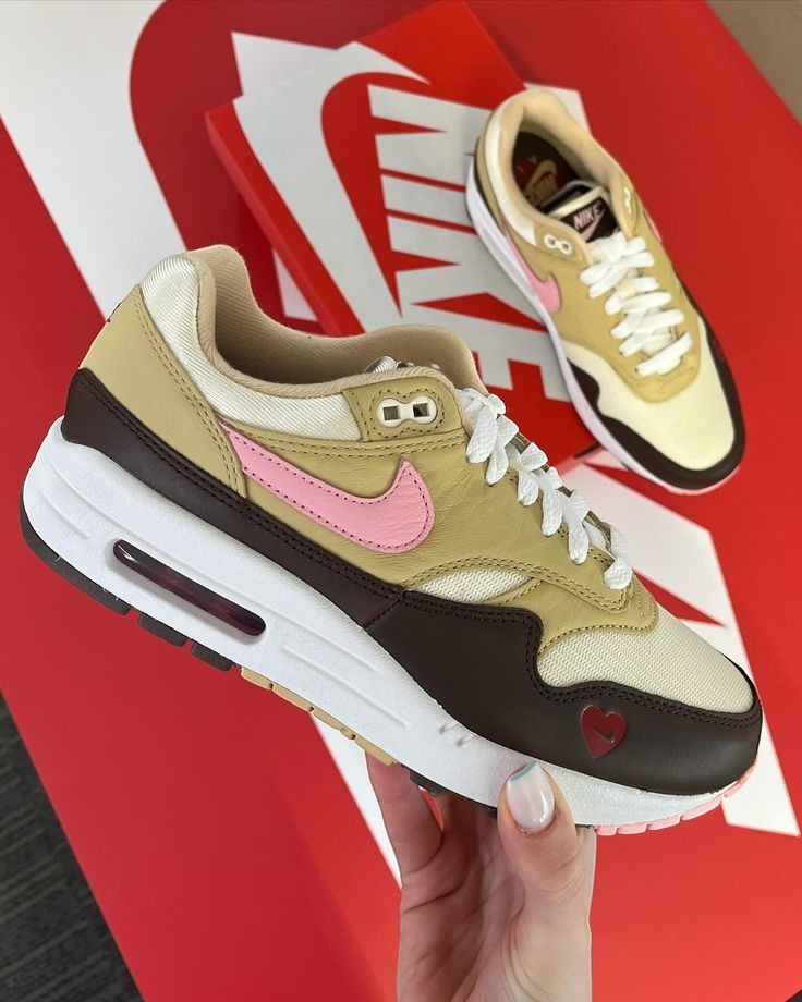 Nike Air Max 1 Valentine's Day (2024) - 4