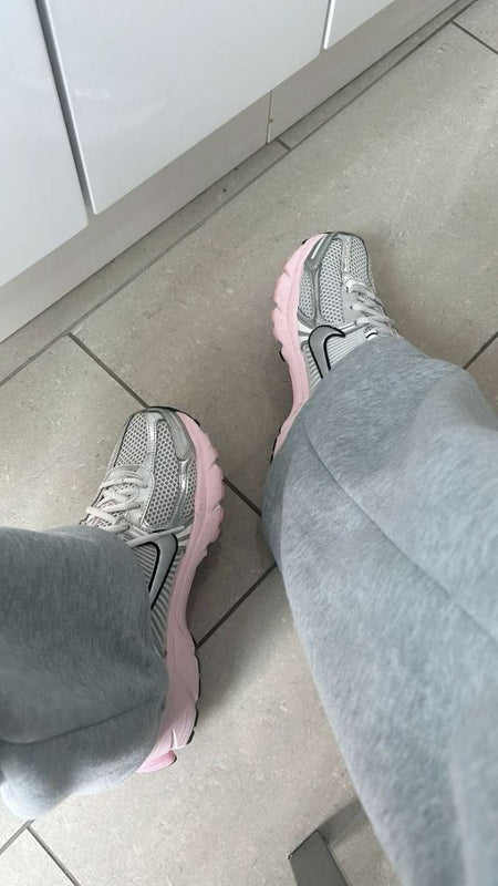 Nike Zoom Vomero 5 Photon Dust Pink Foam