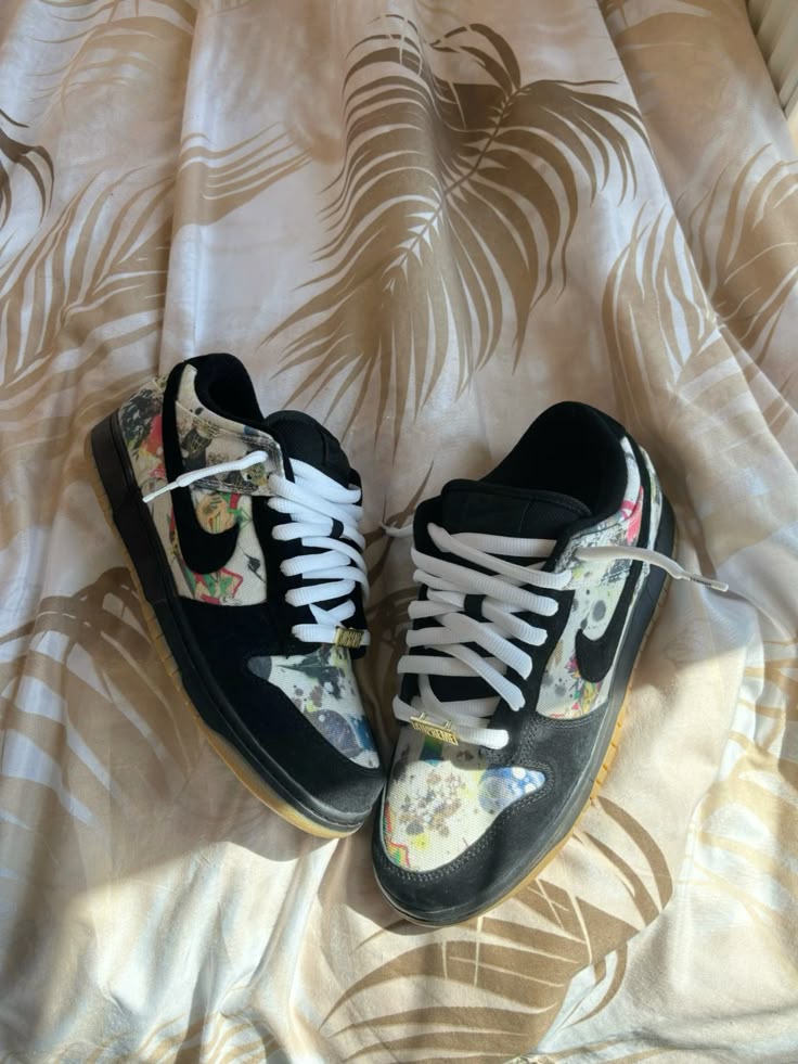 Nike SB Dunk Low Supreme Rammellzee