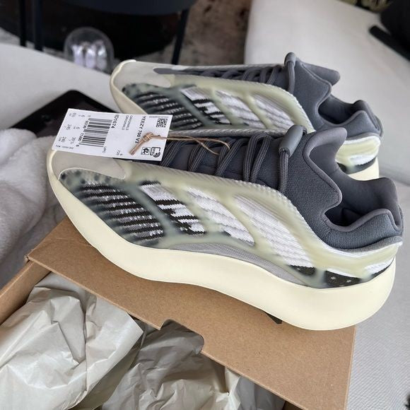 Adidas Yeezy 700 V3 Fade Salt