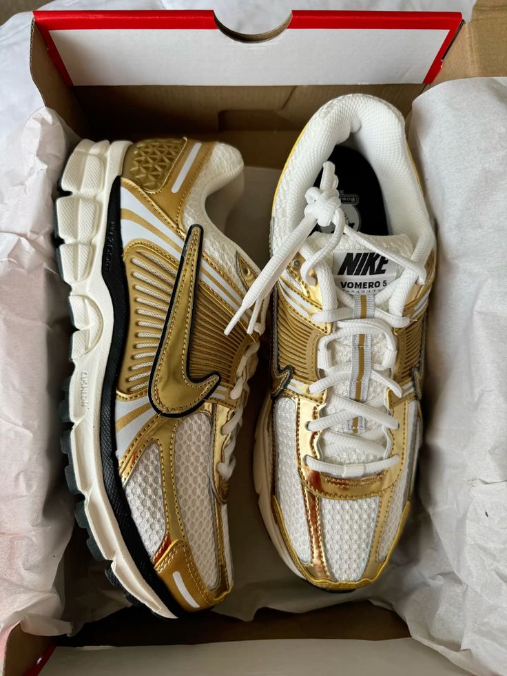 Nike Zoom Vomero 5 Metallic Gold