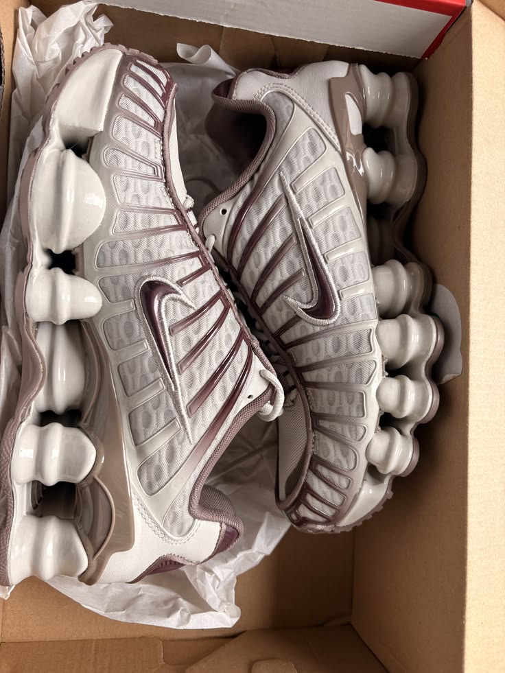 Nike Shox TL Light Bone Burgundy Crush