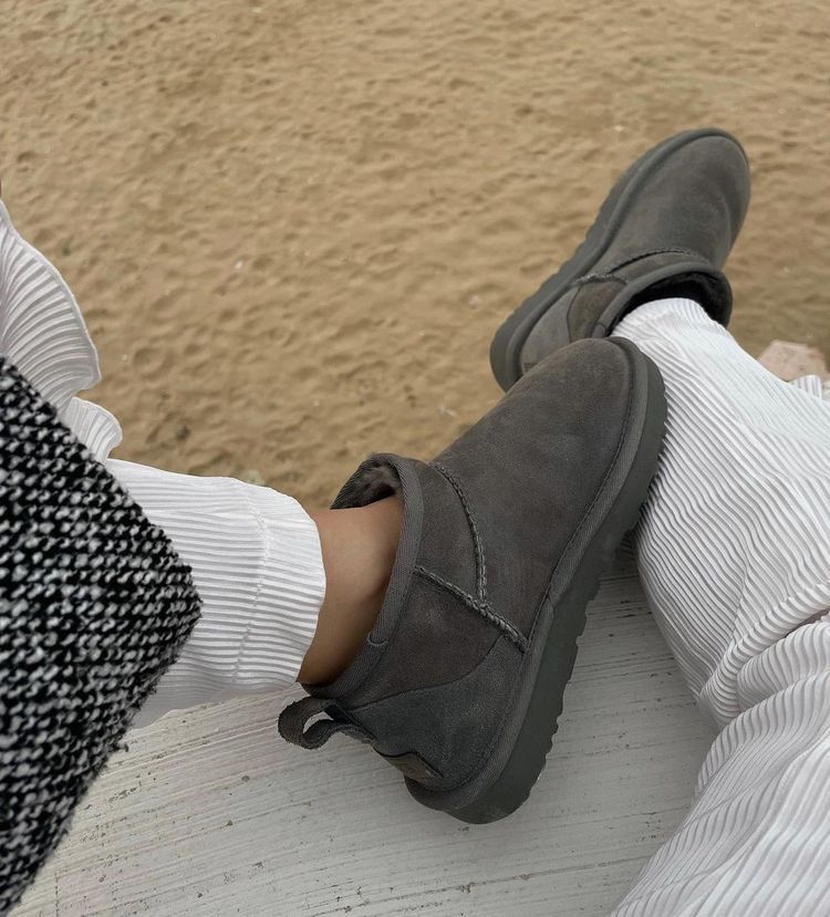 UGG Classic Ultra Mini Boot Grey - 2