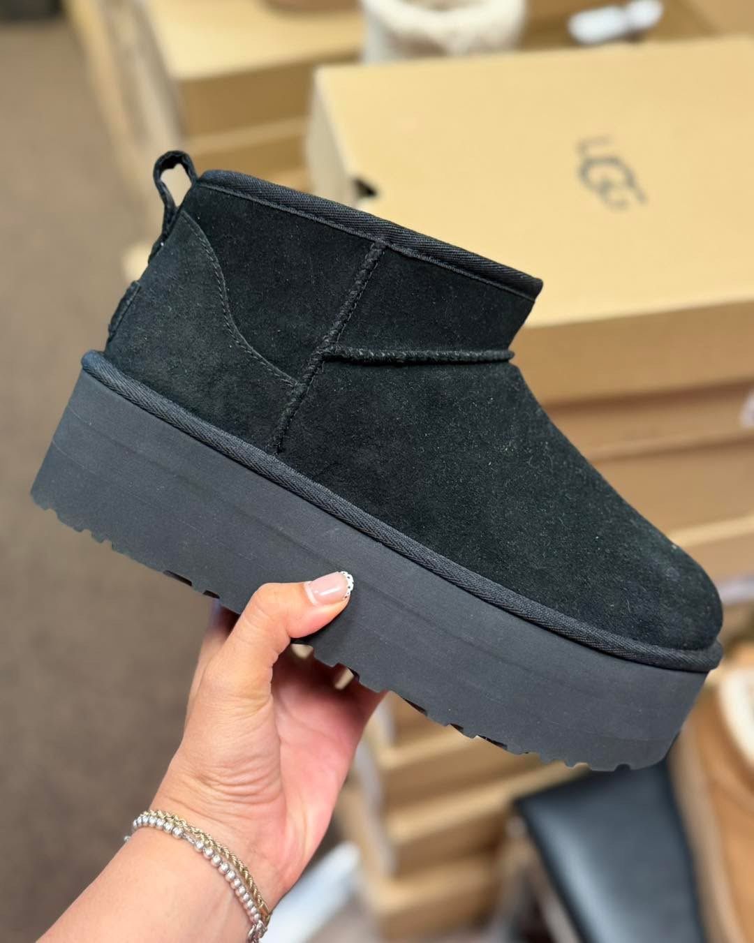 UGG Classic Ultra Mini Platform Boot Black - 2