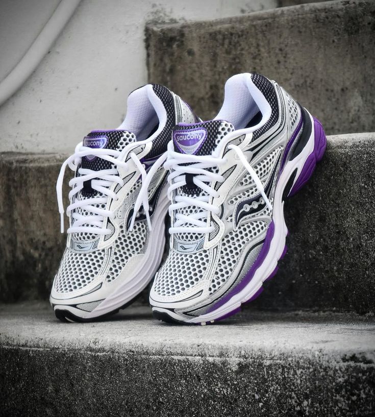 Saucony ProGrid Omni 9 White Black Silver Purple
