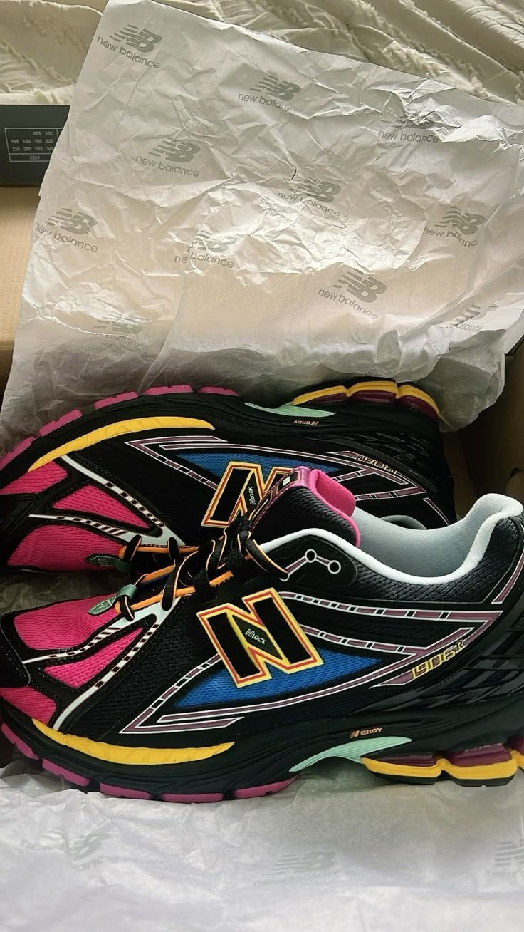 New Balance 1906R Neon Nights - 2