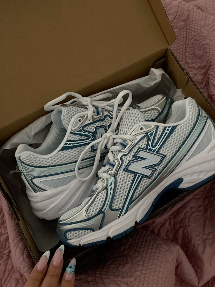 New Balance 740 Ice Blue