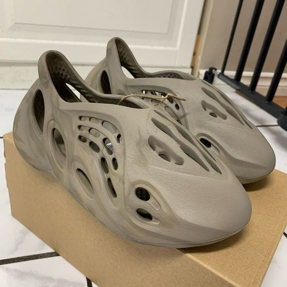 Adidas Yeezy Foam RNNR Stone Sage - 5