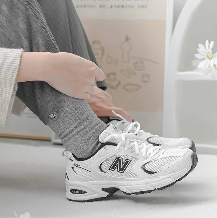 New Balance 530 White Black Details