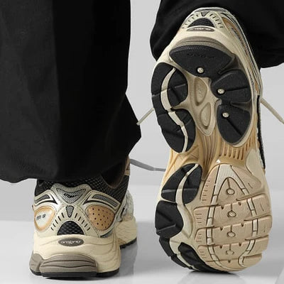 Saucony ProGrid Omni 9 Gold